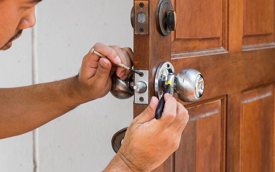 changer serrure porte Chambly